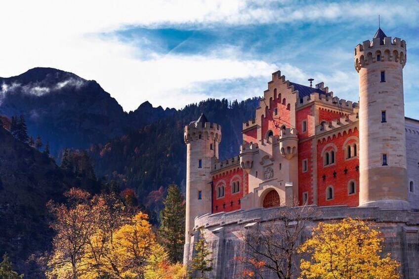 Private day trip: Munich to Neuschwanstein Castle, local driver