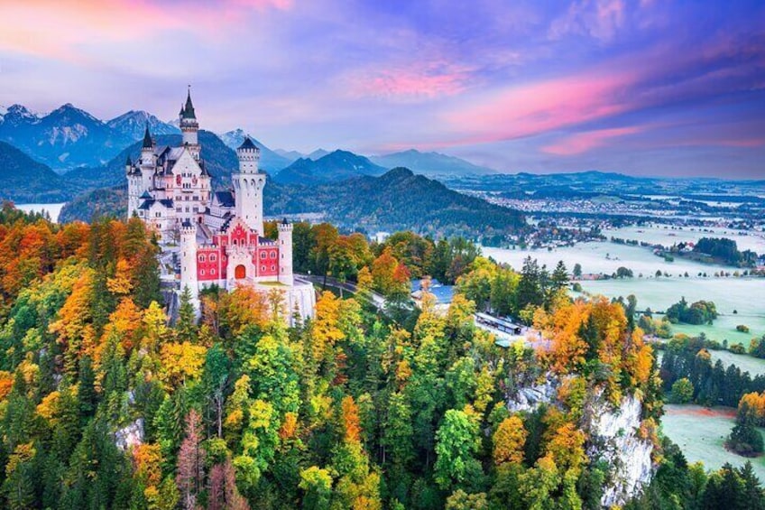 Private day trip: Munich to Neuschwanstein Castle, local driver
