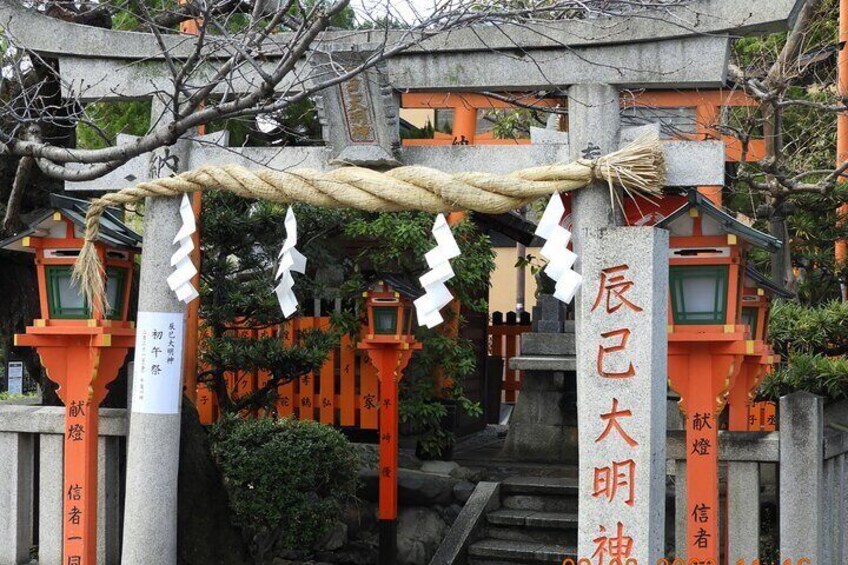 Visit the historic Gion district and catch a glimpse of Kyoto’s elegant geishas, embodying centuries of tradition and culture