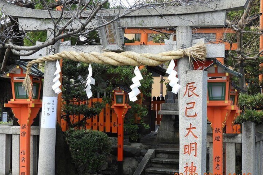 Visit the historic Gion district and catch a glimpse of Kyoto’s elegant geishas, embodying centuries of tradition and culture