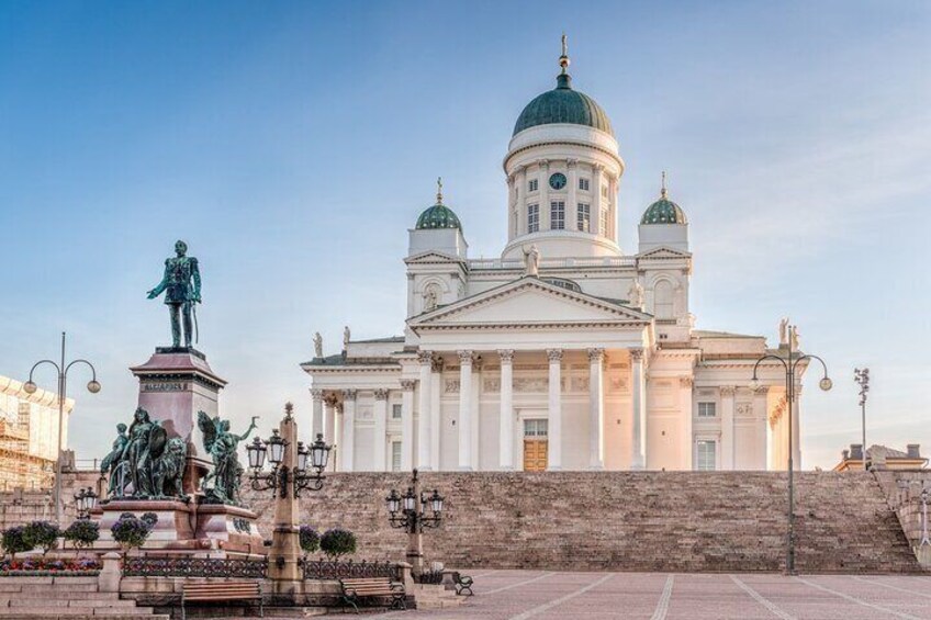 Private Guided Walking Tour in Helsinki