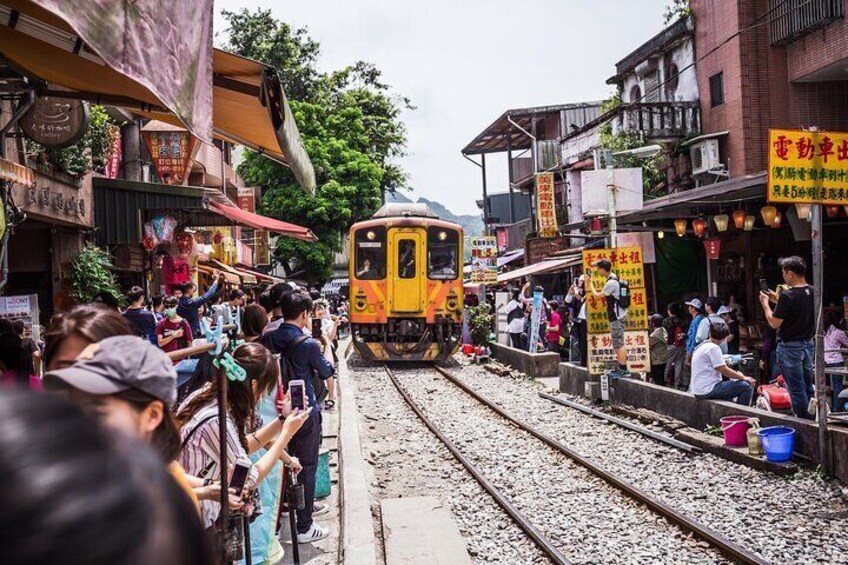 Full-Day Tour in Shifen, Jiufen and Yehliu of Taipei