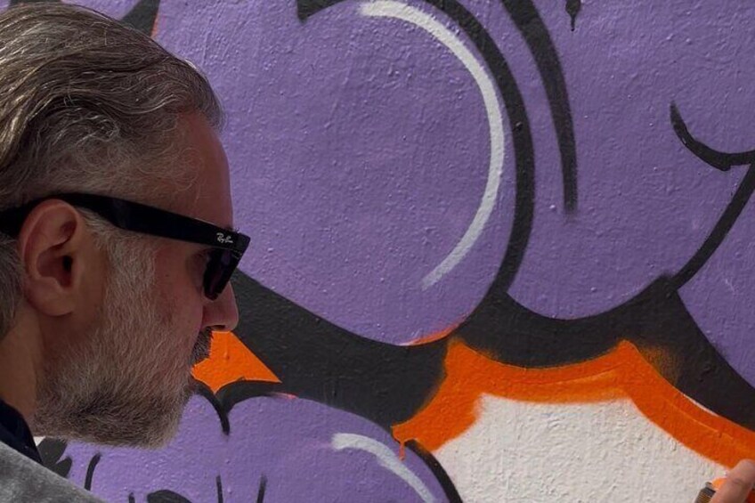 Istanbul Street Art Experience with Local Artists at Home Garden