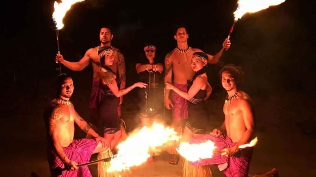 Picture 7 for Activity Daytona Beach: Luau with Polynesian Dinner and Live Show