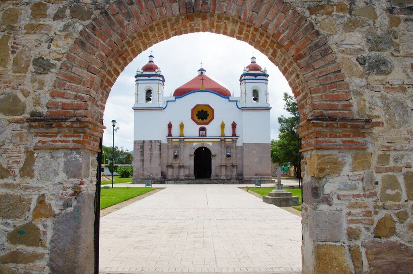 From Oaxaca: Monte Albán and the art of Oaxaca