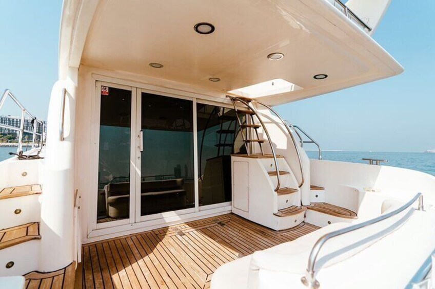 2 Hours Dubai Marina 50ft Private Luxury Yacht Sightseeing Tour