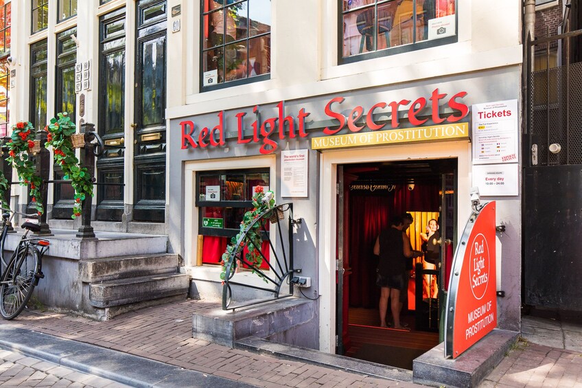 Amsterdam Combination: Red Light Secrets Museum and 1 Hour Canal Cruise