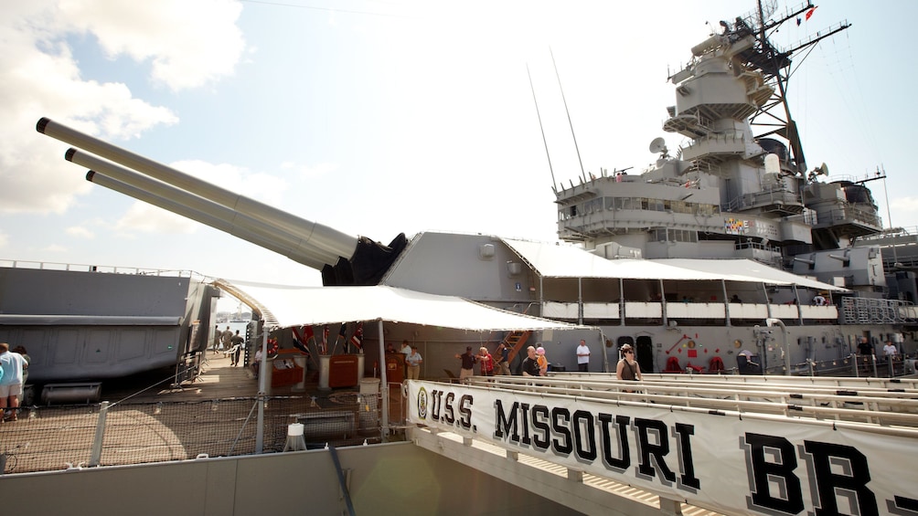 Pearl Harbor, USS Arizona & Honolulu City Tour - USS Missouri Optional