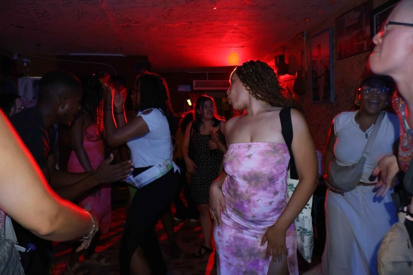 Picture 3 for Activity Sunset Bay Party, Caribbean Restaurant & Getsemaní Tour