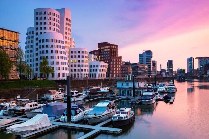 Dusseldorf: Self-Guided City Walking Tour with Audio Guide