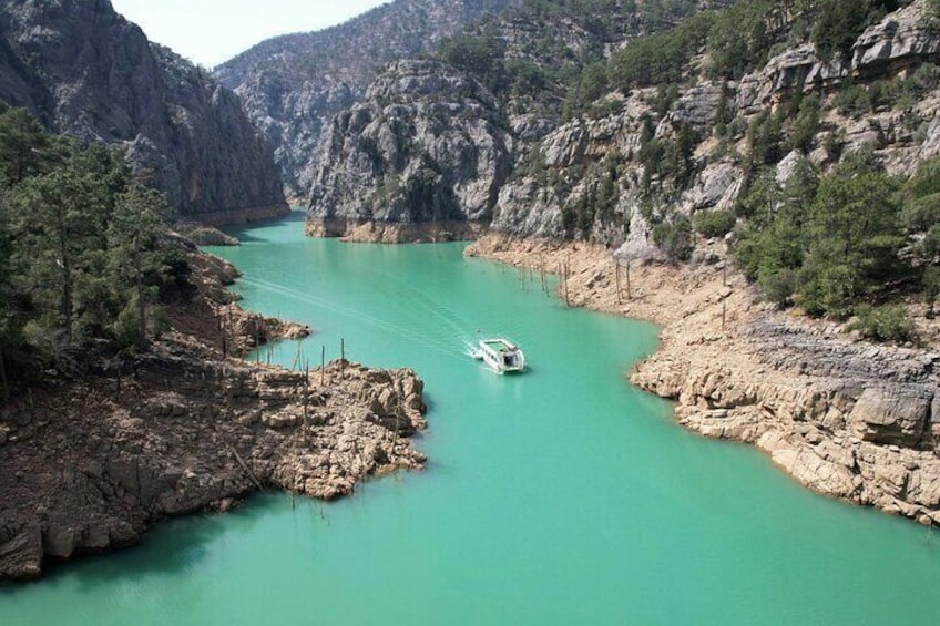 Full Day Green Canyon Boat Tour with Lunch Included