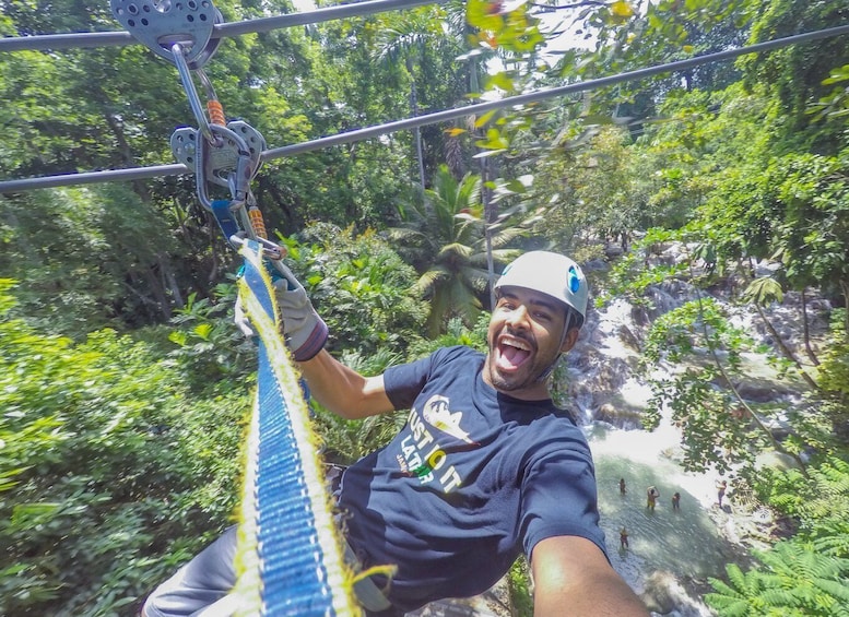 Montego Bay: Dunns Catamaran Sail & Snorkel with Zipline