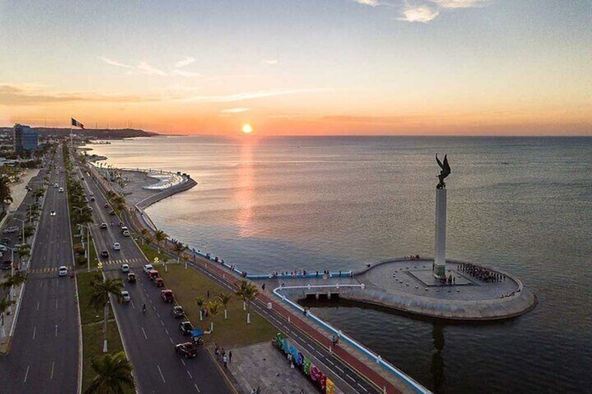 Getting to know the cultural heritage of Campeche on a walking tour