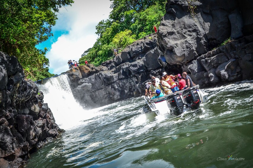 Speedboat Tour to Ile aux Cerfs: Including lunch
