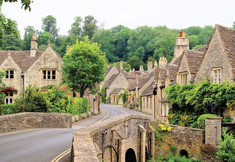 Stonehenge & the Cotswolds from Bath