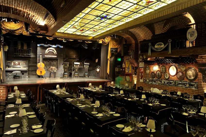 Tango show in La Ventana with optional Dinner