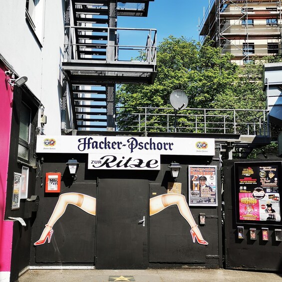 Picture 7 for Activity Hamburg: Night Watchman's Tour of St. Pauli in German
