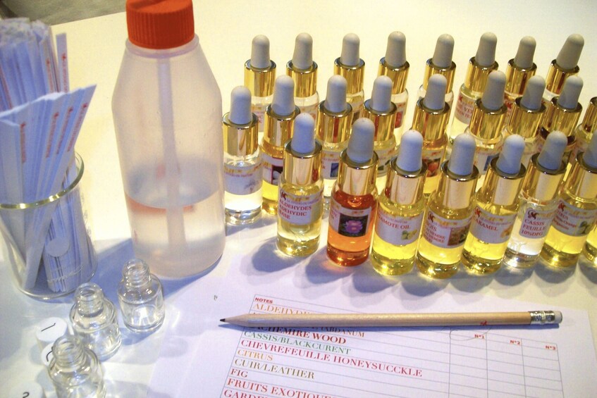 Picture 3 for Activity Paris: Create your Signature Scent Perfume Workshop