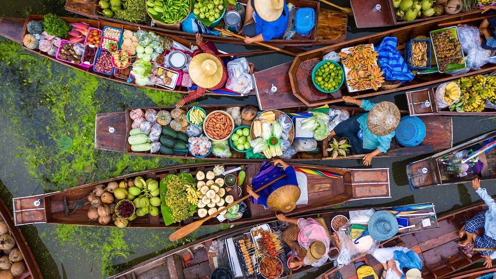 Bangkok: Damnoen Saduak and Maeklong Railway Market Tour