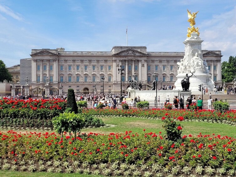 Skip-the-Line Buckingham Palace & Royal London Walking Tour