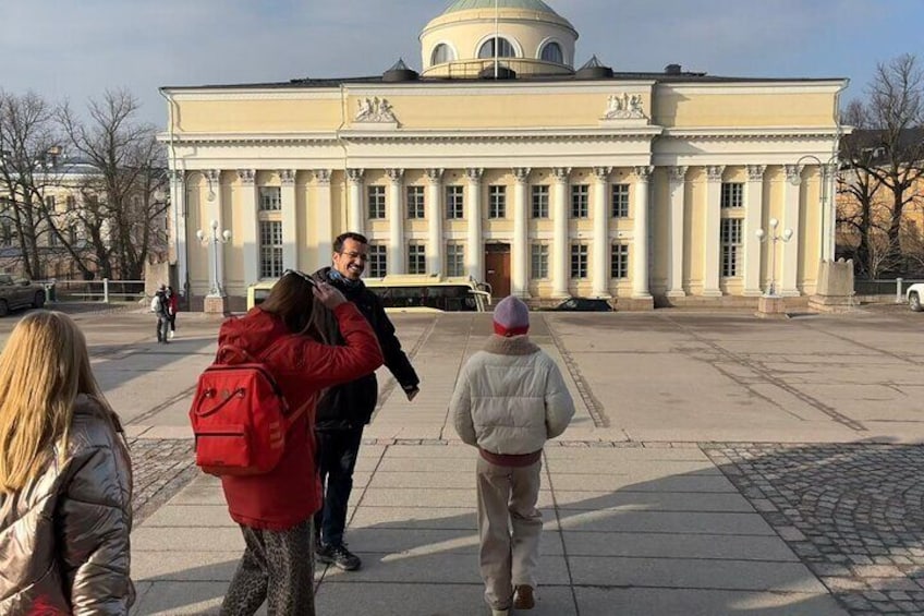 Helsinki Walking Tour With a Sociologist