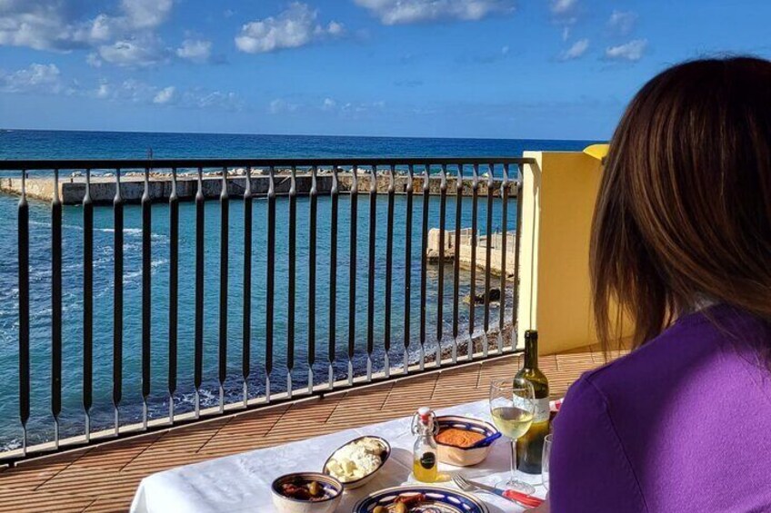 Learn how to make Sicilian traditional cannoli with sea view