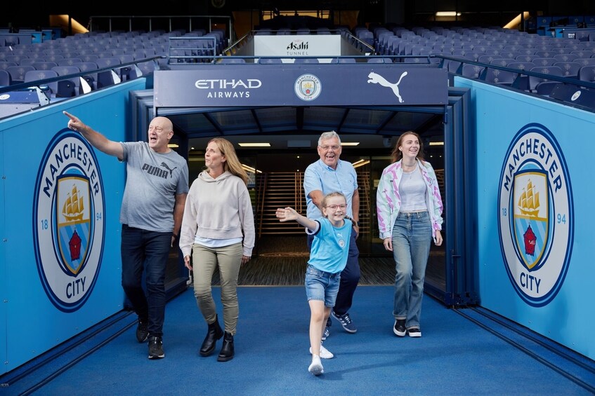 Manchester Rail Tour from London with Manchester City FC Stadium Tour