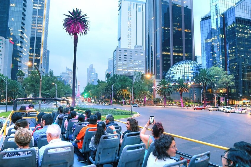 Visit Six Flags and Enjoy a Hop-on Hop-off Panoramic Tour of Mexico City