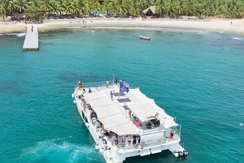 The ORIGINAL Rosario Islands Tour on Catamaran or Speedboat