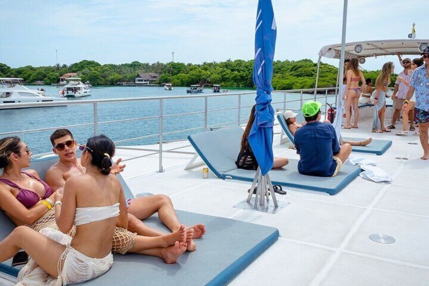 The ORIGINAL Rosario Islands Tour on Catamaran or Speedboat