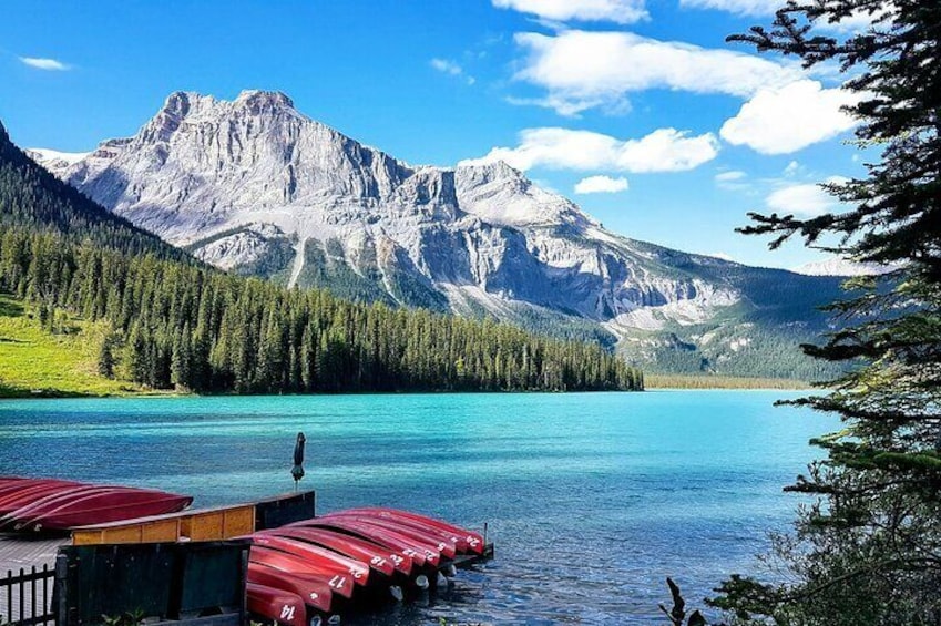 Full Day Tour in Moraine Lake, Lake Louise & Yoho N.P.