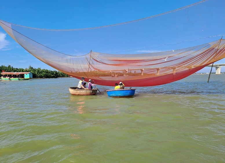 Picture 4 for Activity Basket Boat Experience