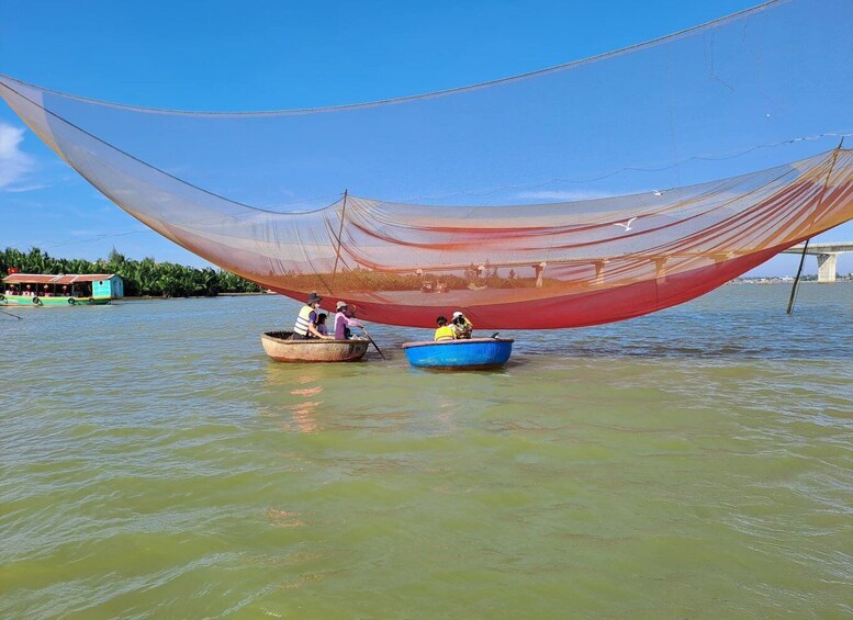 Picture 4 for Activity Basket Boat Experience