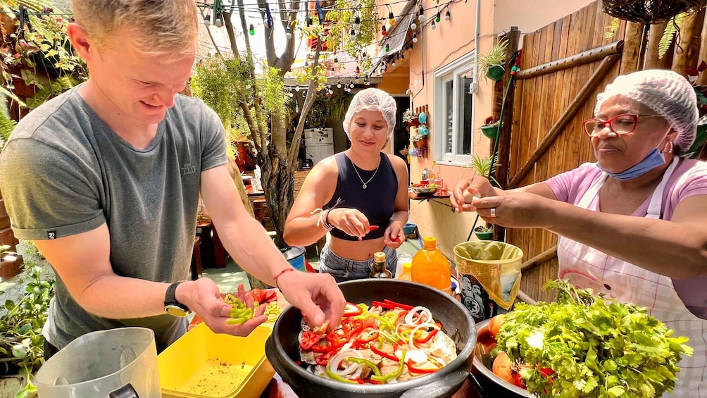 Picture 1 for Activity Salvador: Baiana Cooking Class with Market Visit & Lunch