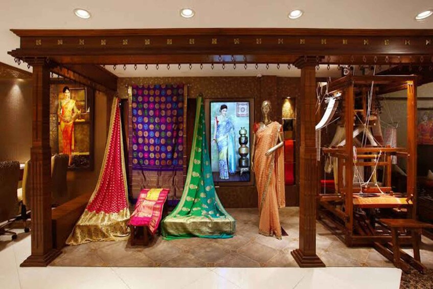Picture 2 for Activity Delhi: Private Guided Shopping Tour in A/C car with transfer