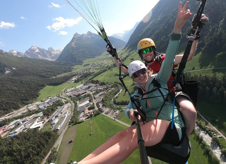 Picture 1 for Activity Neustift im Stubaital: Panoramic Tandem Paragliding Flight