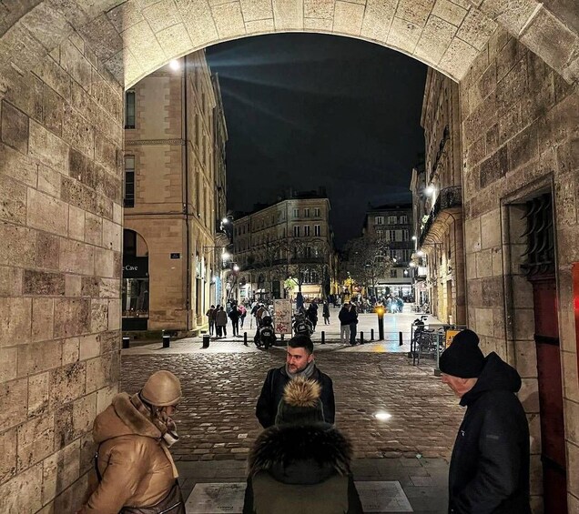 Eternal & haunting Echoes - Bordeaux's Enigmatic Ghost Tour