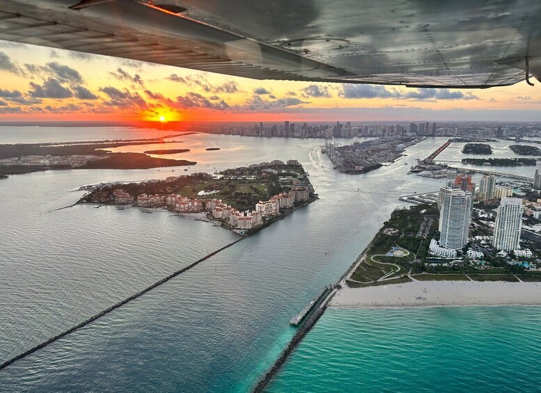 Picture 2 for Activity Miami: South Beach Private 45-Minute Private Flight Tour