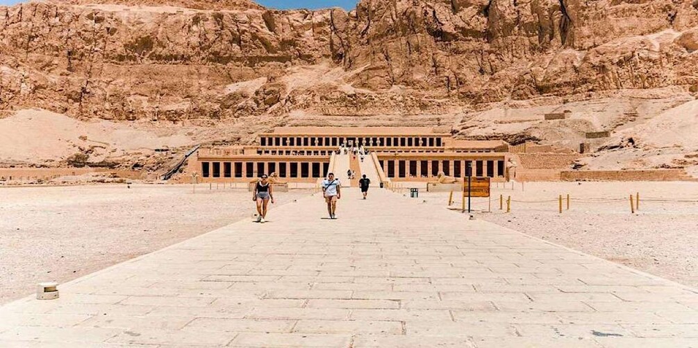 Picture 17 for Activity Egypt: Private 11-Day Tour, Nile Cruise, Flights, Balloon