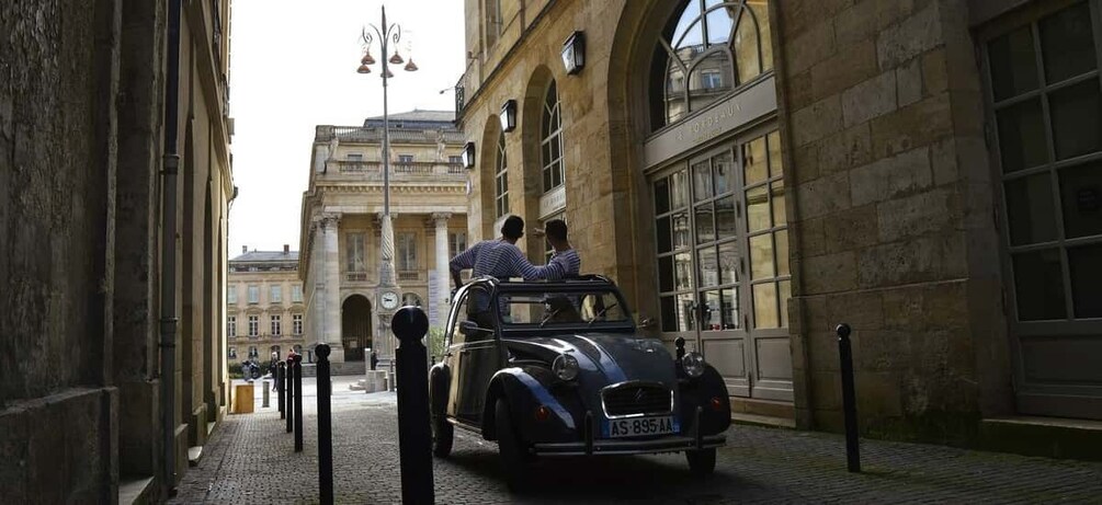 Picture 1 for Activity Bordeaux: Private Tour in a Citroën 2CV 45min