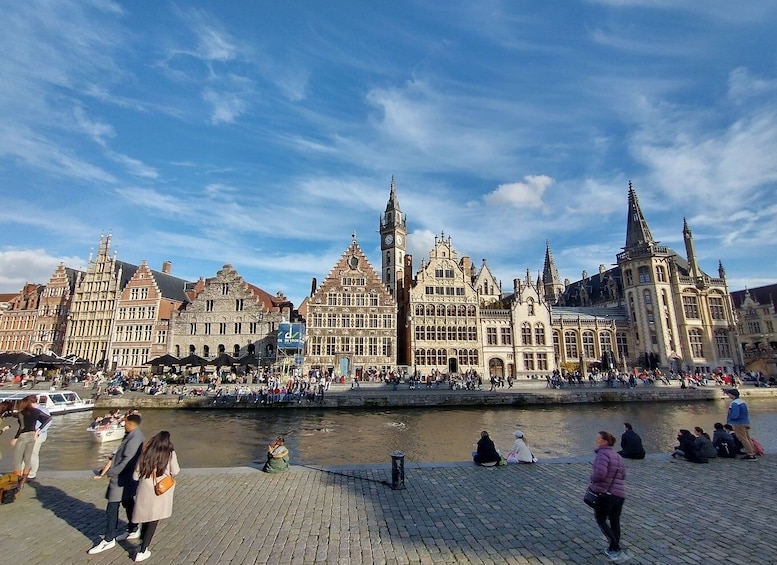 Ghent: Guided City Highlights Walking Tour with Light Meal