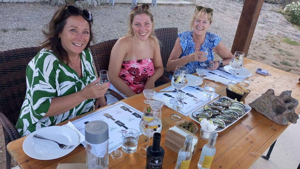 Picture 6 for Activity Olbia: visit a gin-making factory with tasting