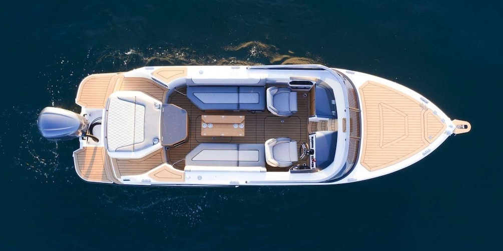 Picture 2 for Activity Luxury Sunset on Lake Como: 1 Hour Experience with View