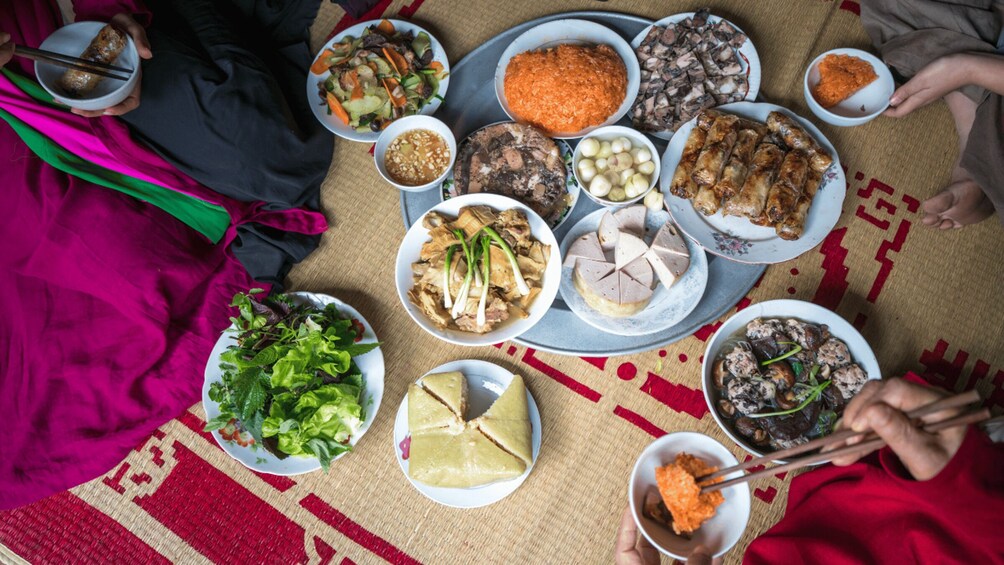 Picture 18 for Activity Hanoi: 7 Tastings Street Food Tour with Train Street
