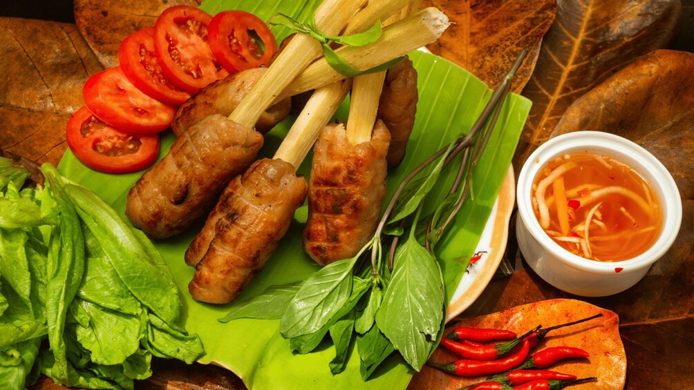 Picture 5 for Activity Hanoi: 7 Tastings Street Food Tour with Train Street