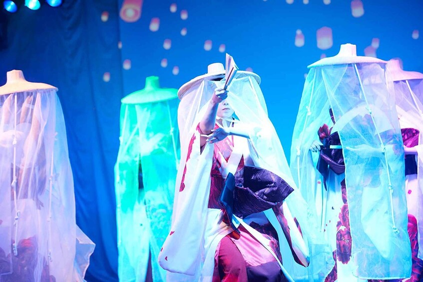 Tokyo: Legendary Female Samurai Show with Drink