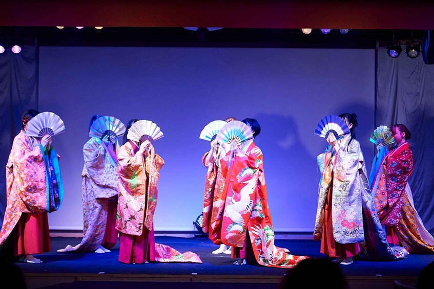 Picture 5 for Activity Tokyo: Legendary Female Samurai Show with Drink
