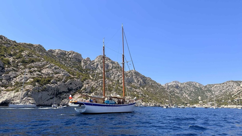 Picture 1 for Activity Marseille: Calanques National Park Sailing Cruise with Lunch