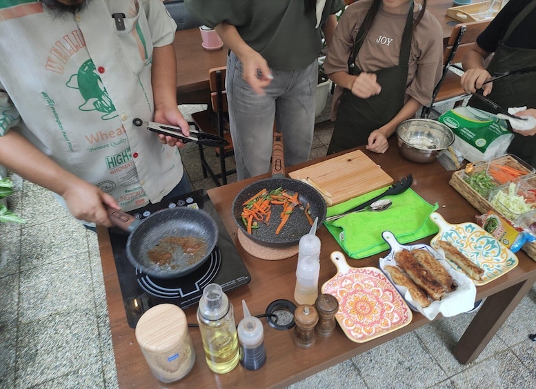 Picture 3 for Activity Hands on Manila Cooking Class: Filipino Snacks