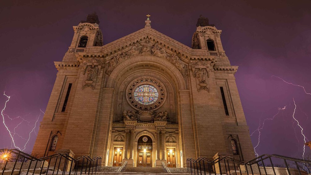 St. Paul: Twin Cities Haunts Ghost Walking Tour